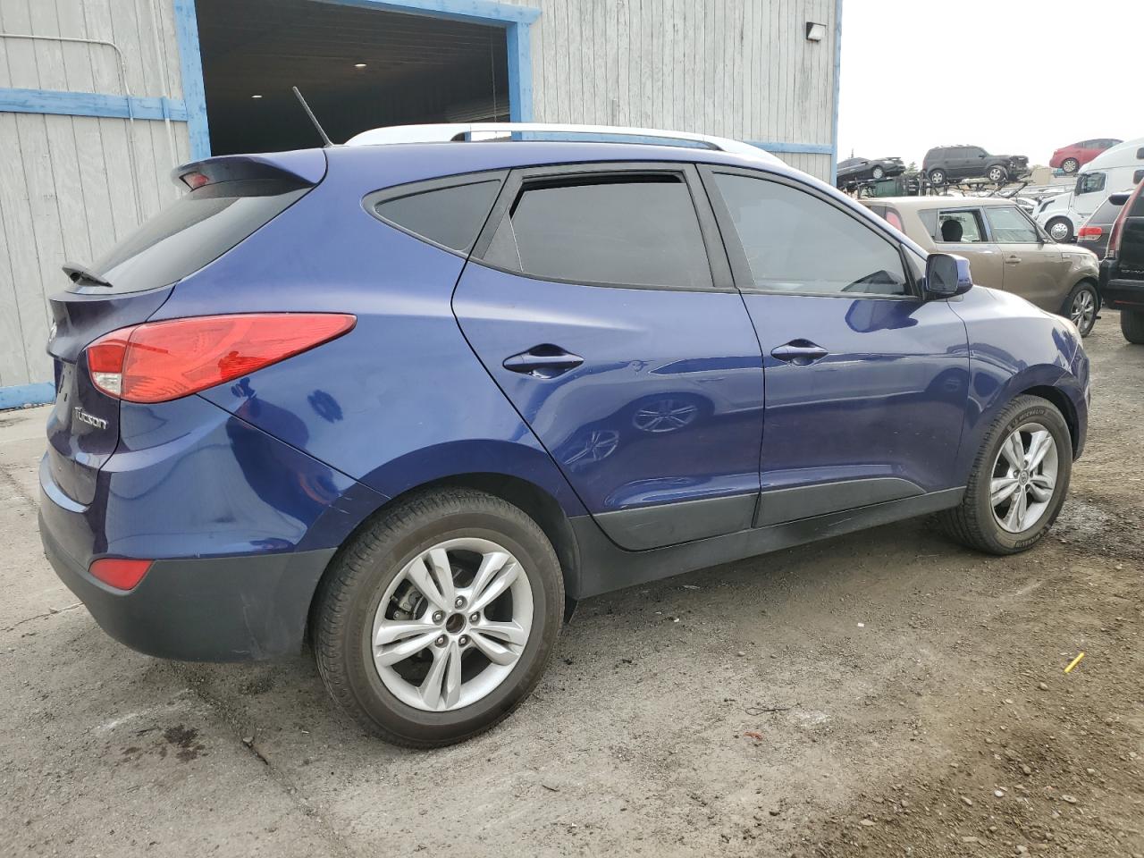 2010 Hyundai Tucson - Image 3