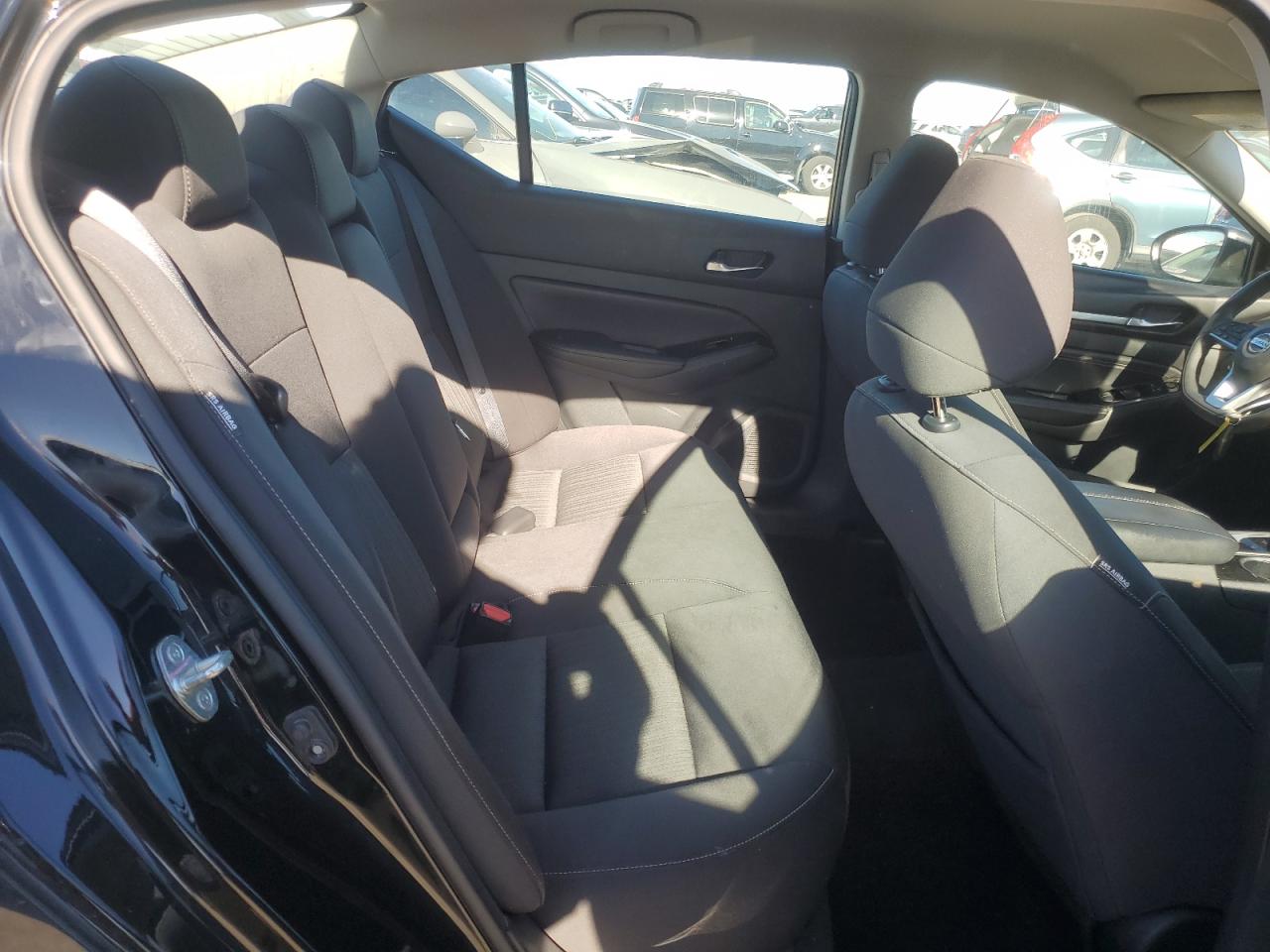 2021 Nissan Altima - Image 10