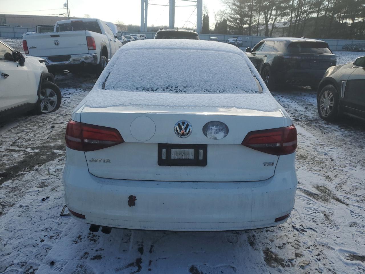 2017 Volkswagen Jetta - Image 6