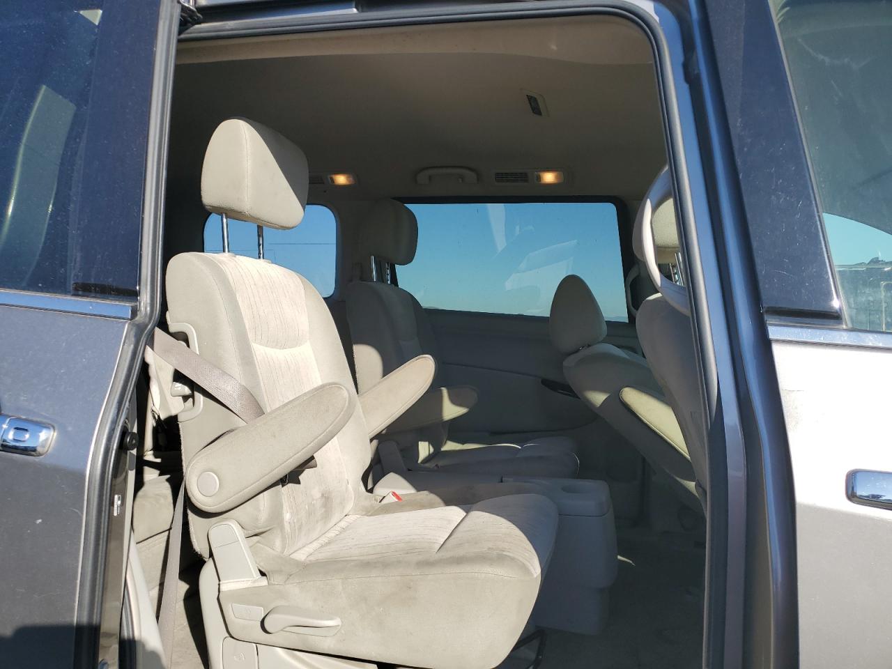 2013 Nissan Quest - Image 11