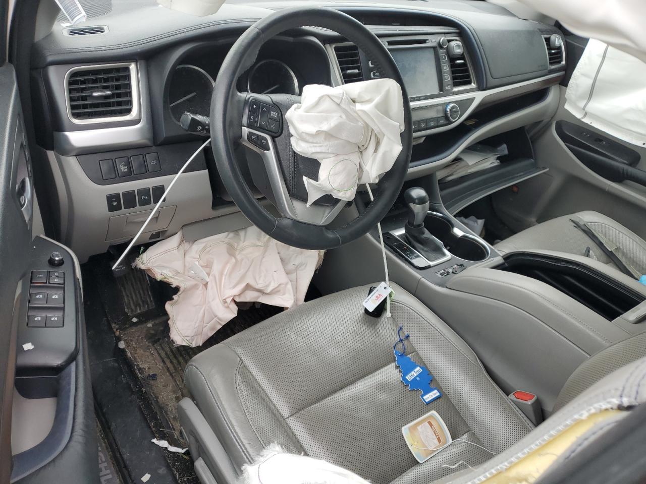 2016 Toyota Highlander - Image 8