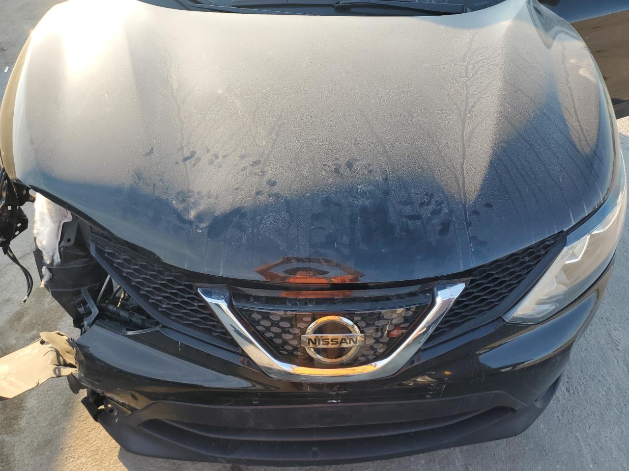 2018 Nissan Rogue - Image 12