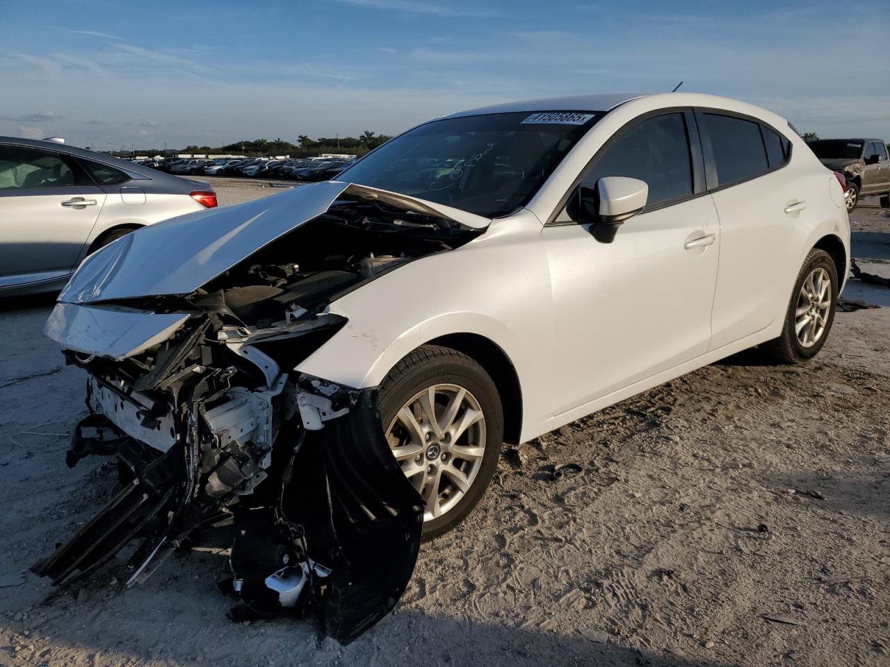 3MZBN1K75HM102619 2017 MAZDA 3 - Image 1