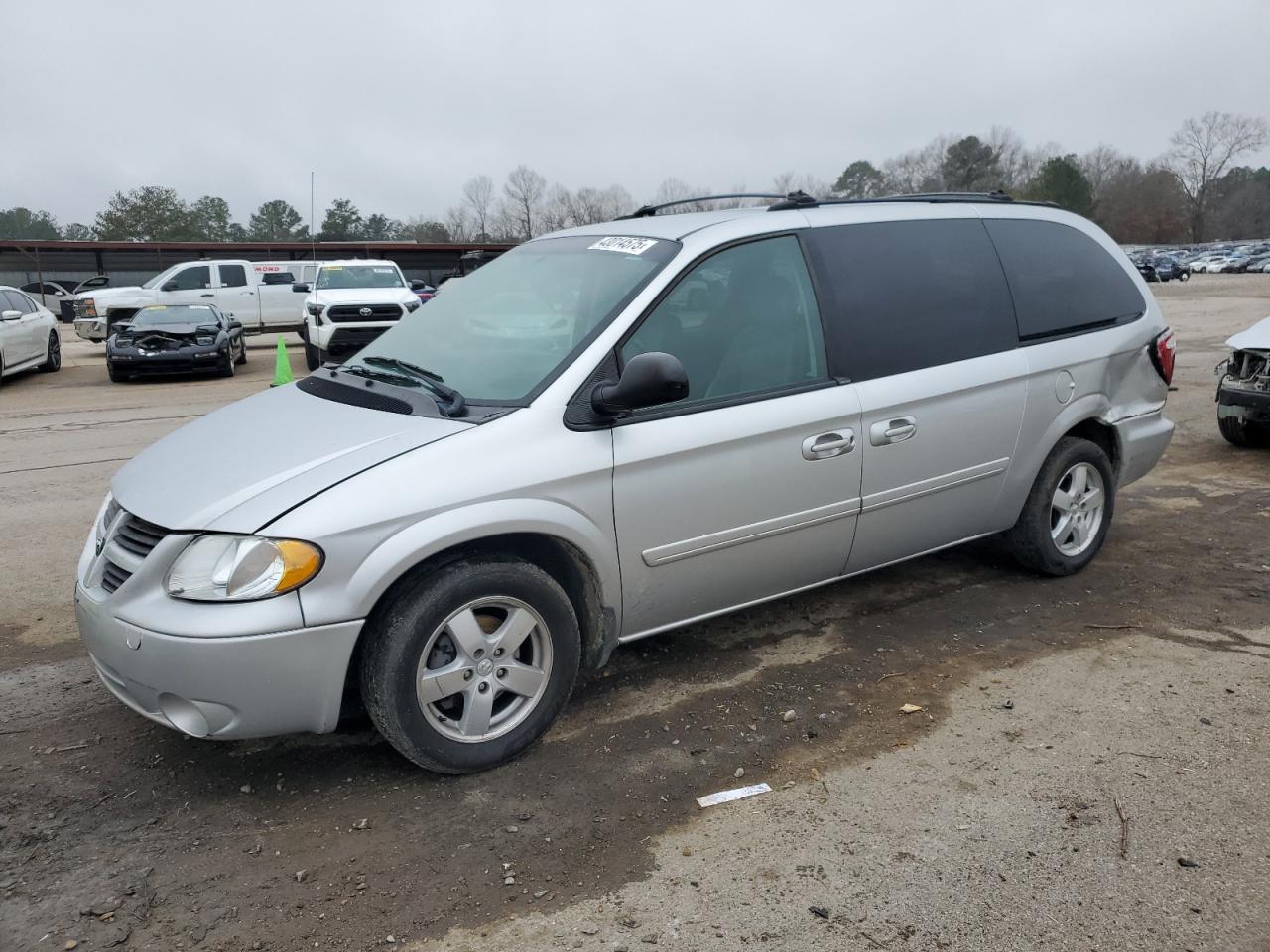 2005 Dodge Caravan - Image 1