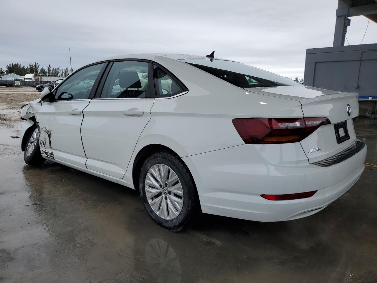 2019 Volkswagen Jetta - Image 2