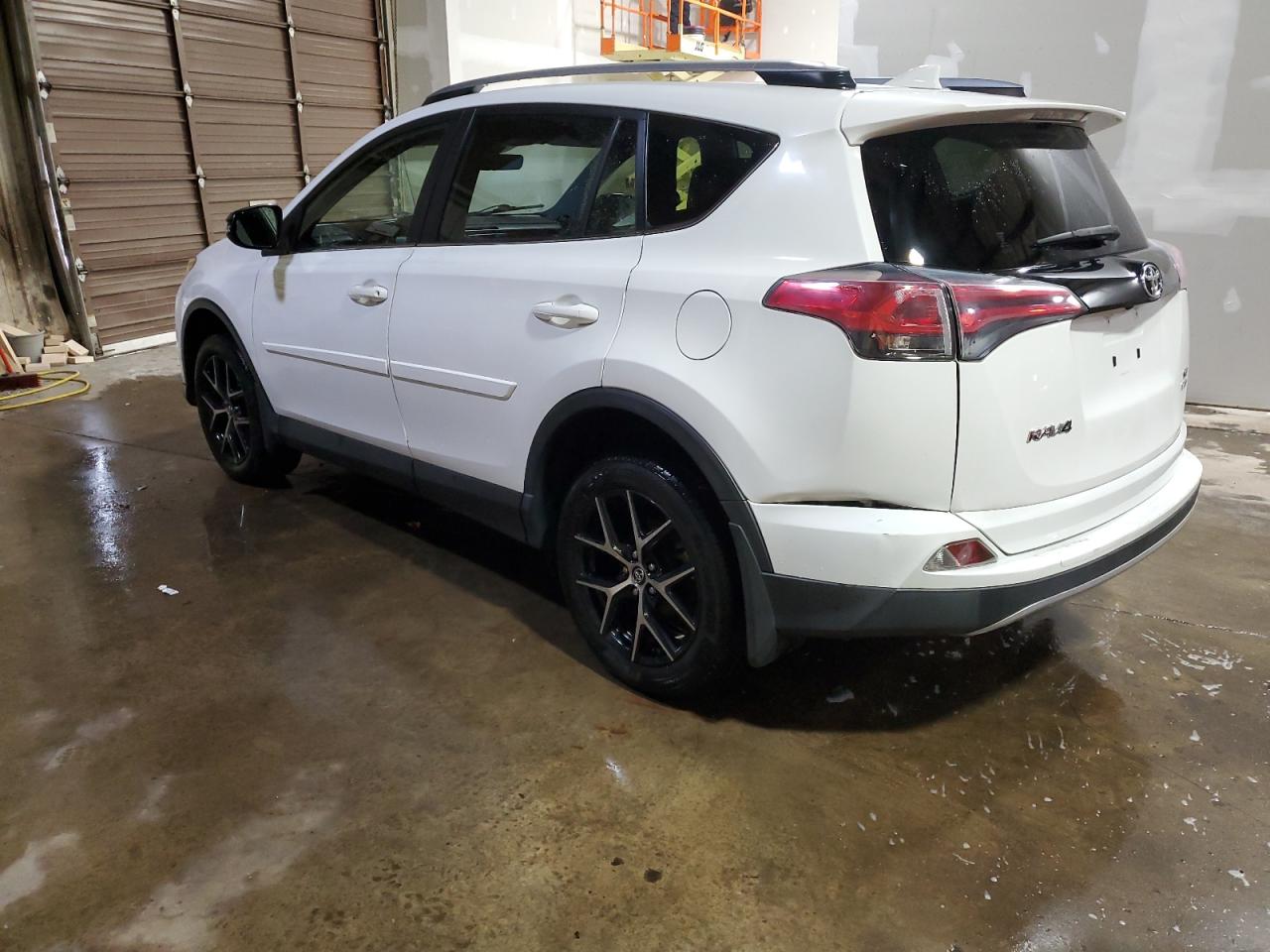 2017 Toyota RAV 4 - Image 2