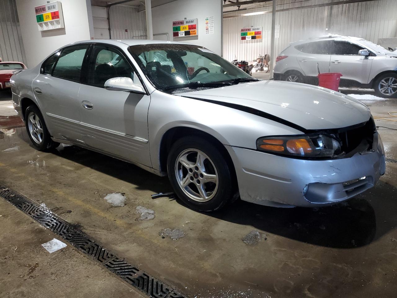 2002 Pontiac Bonneville - Image 4