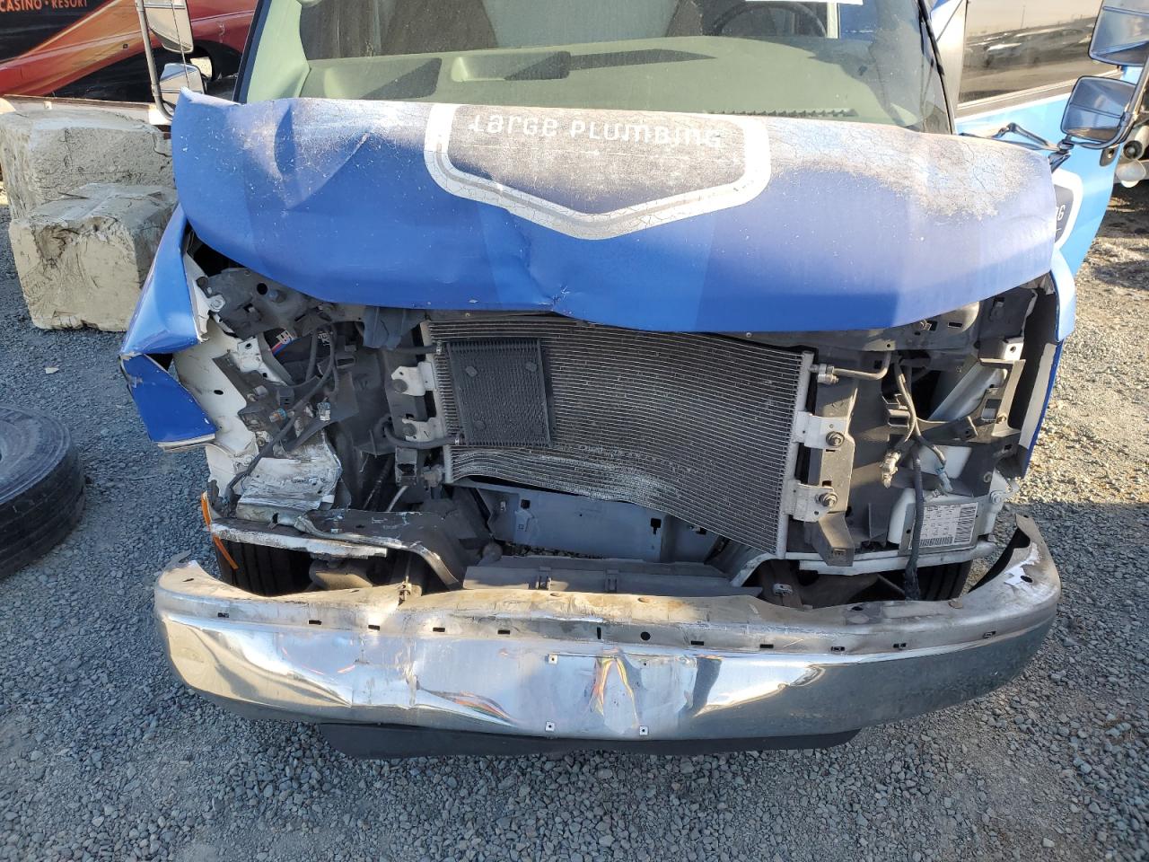 2005 Chevrolet Express - Image 13
