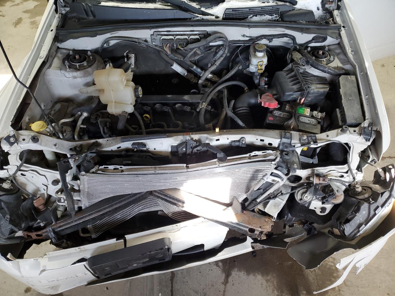 2010 Ford Escape - Image 12