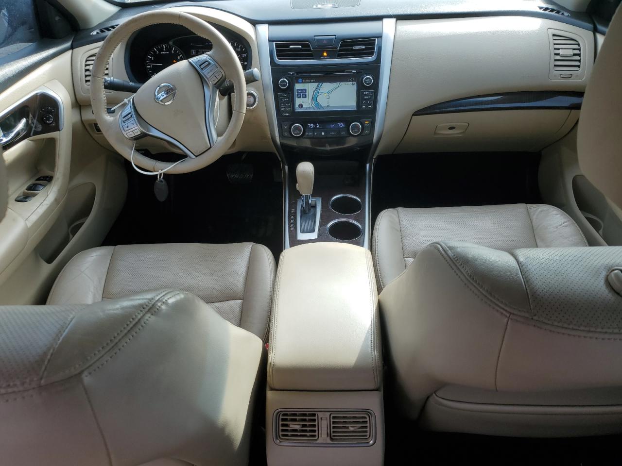 2015 Nissan Altima - Image 8