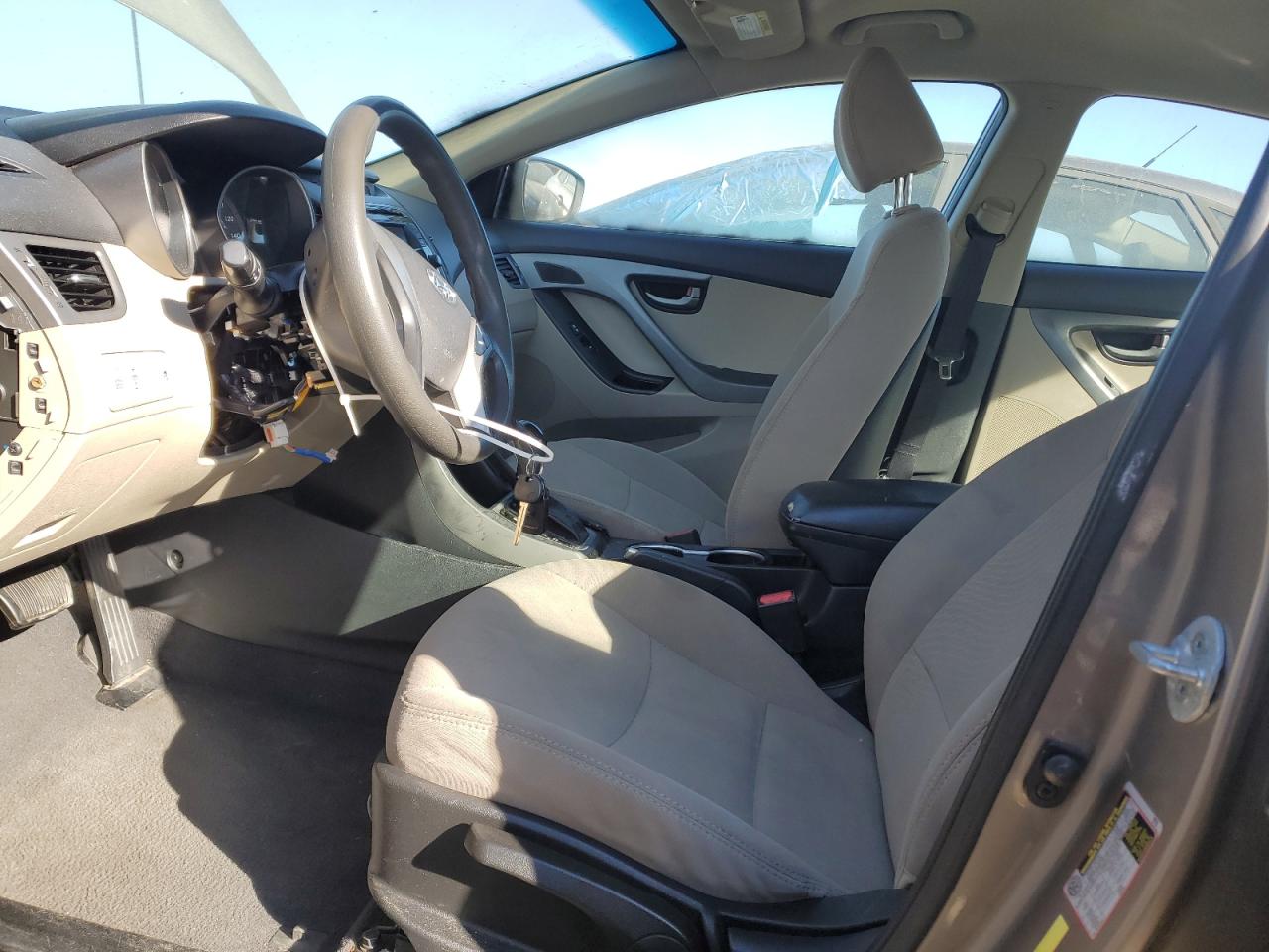 2015 Hyundai Elantra - Image 7