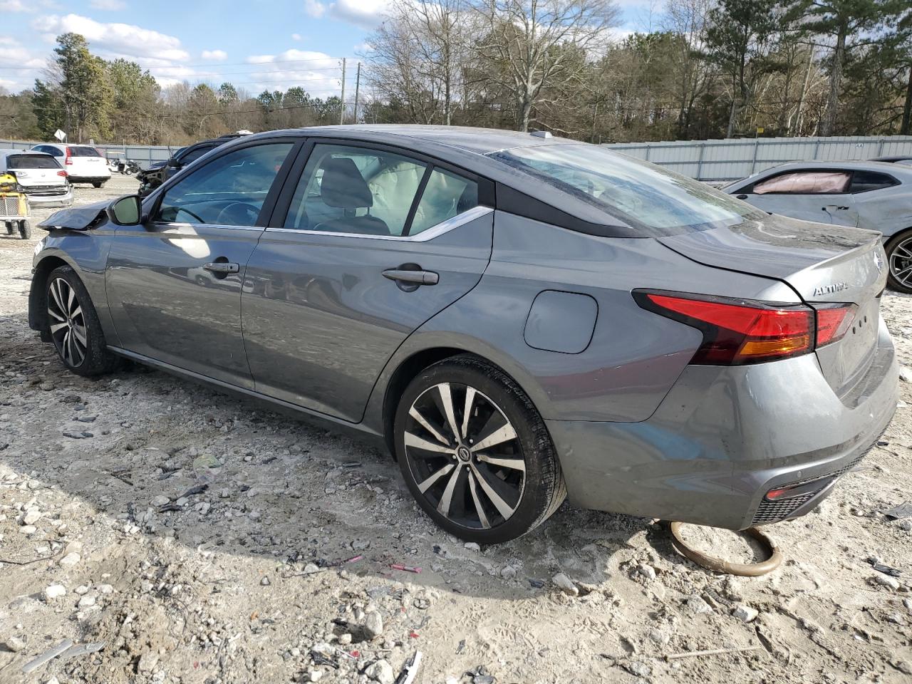 2021 Nissan Altima - Image 2