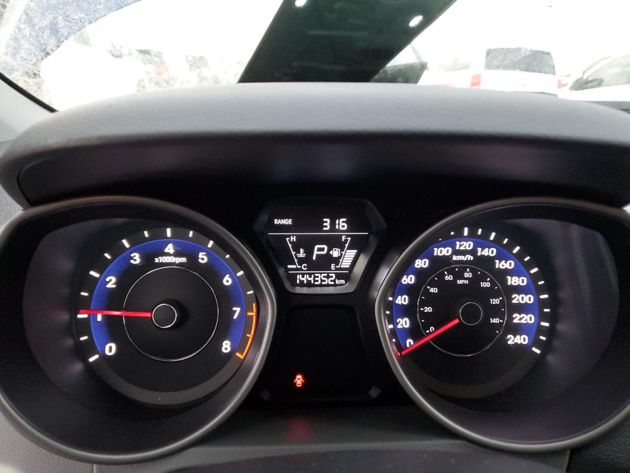 2016 Hyundai Elantra - Image 9