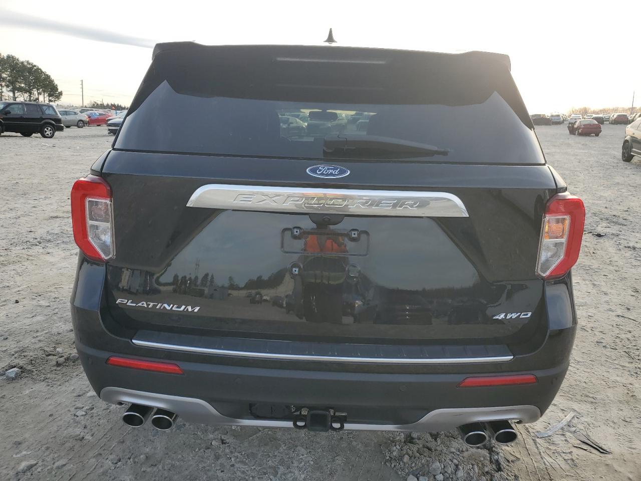 2022 Ford Explorer - Image 6