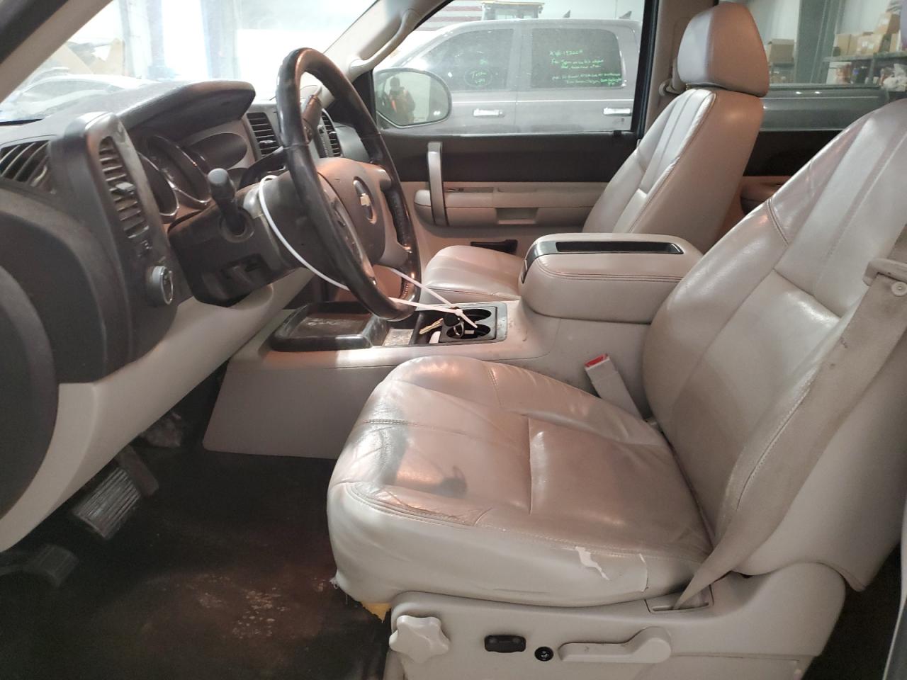 2009 Chevrolet Silverado - Image 7