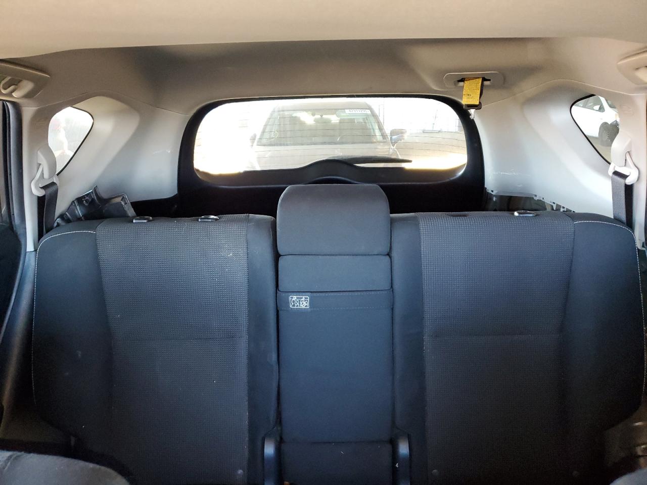 2017 Toyota RAV 4 - Image 10