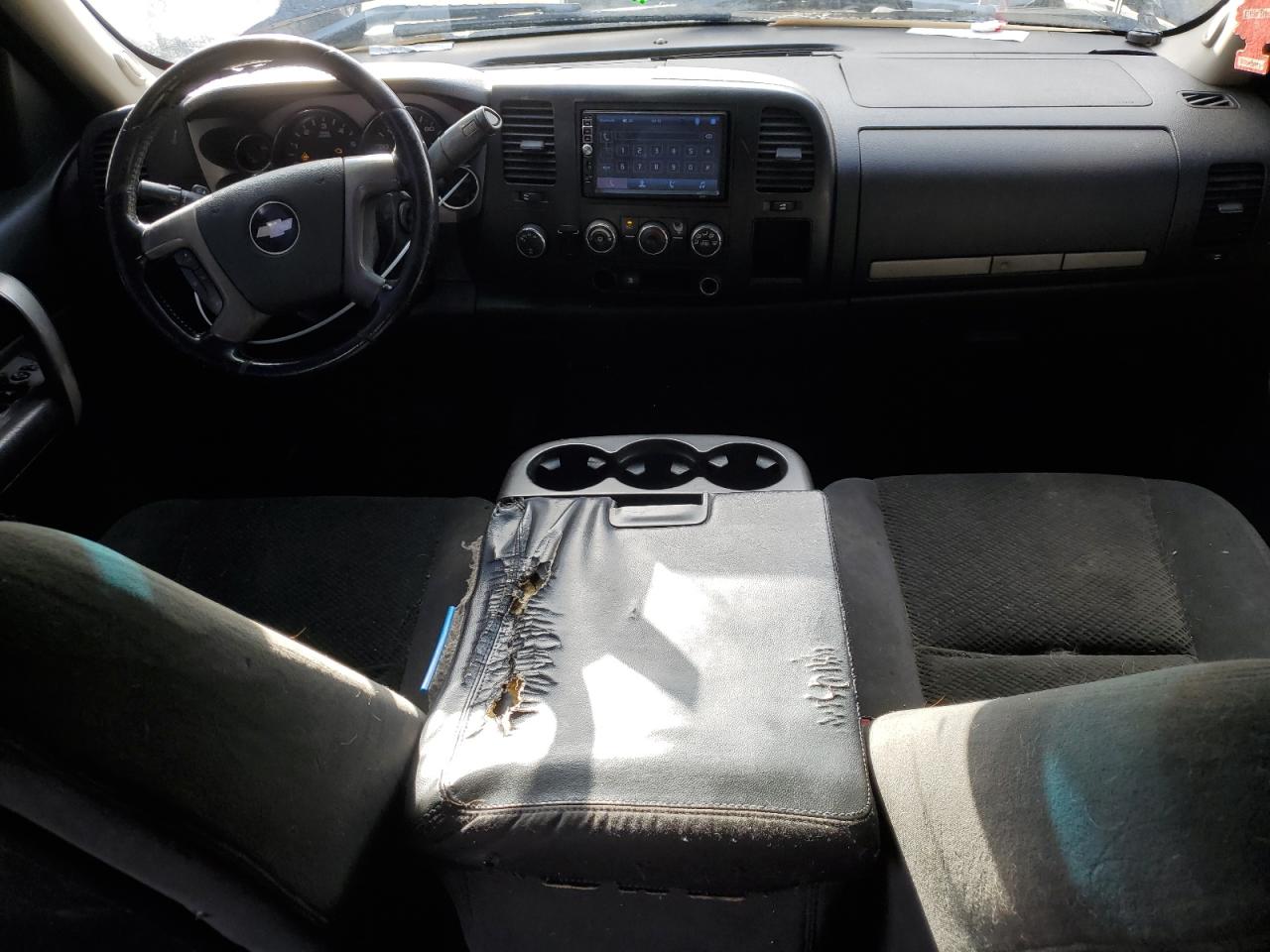 2007 Chevrolet Silverado - Image 8