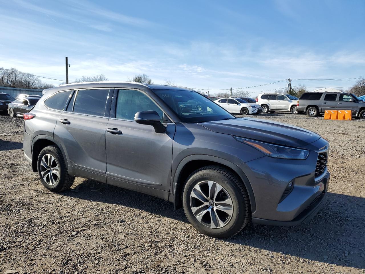 5TDGZRBH8NS255978 TOYOTA HIGHLANDER 2022