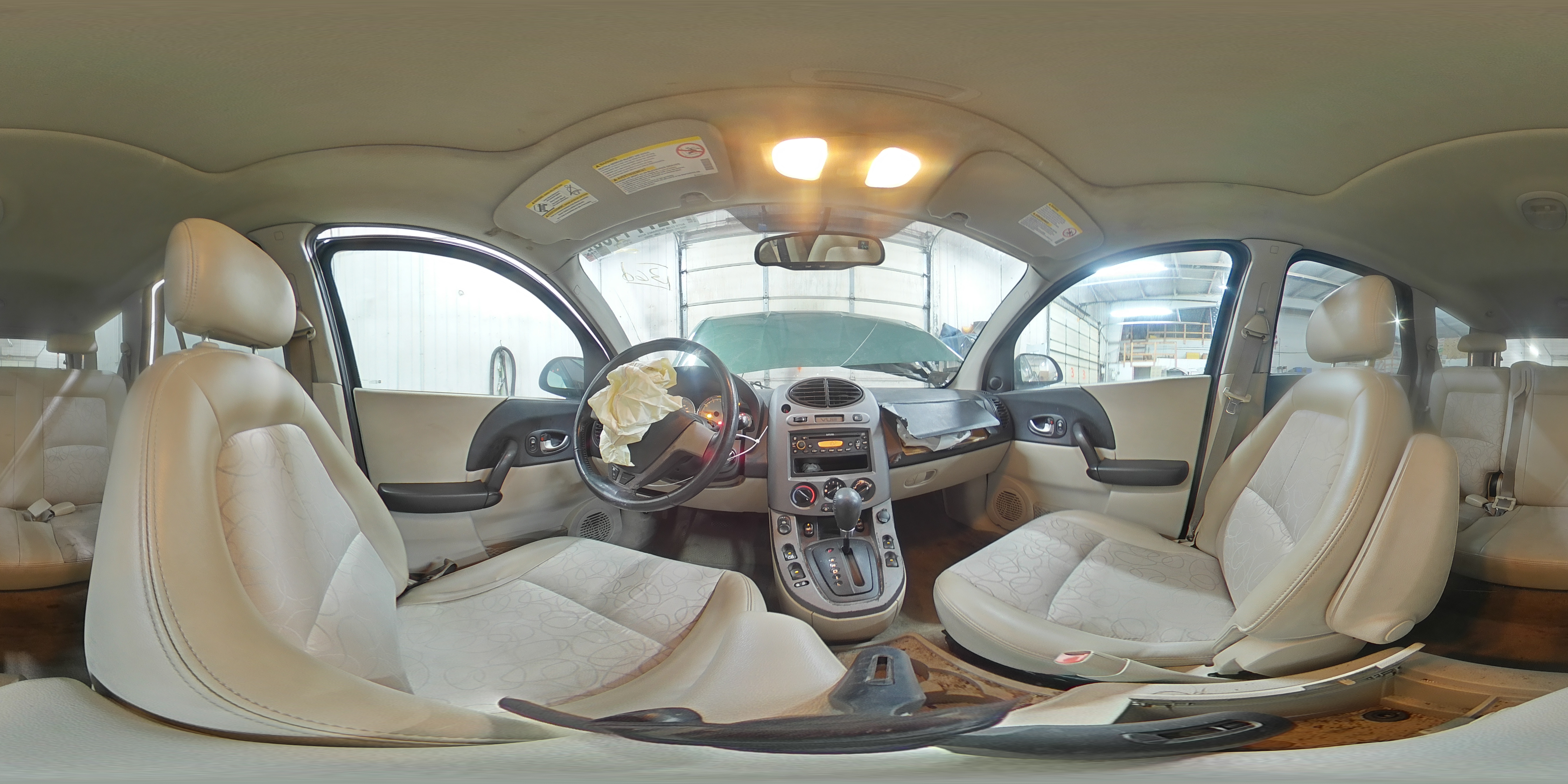 2004 Saturn VUE - Image 13