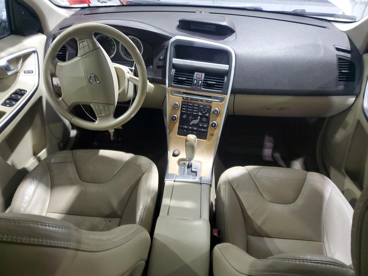 2010 Volvo XC60 - Image 8