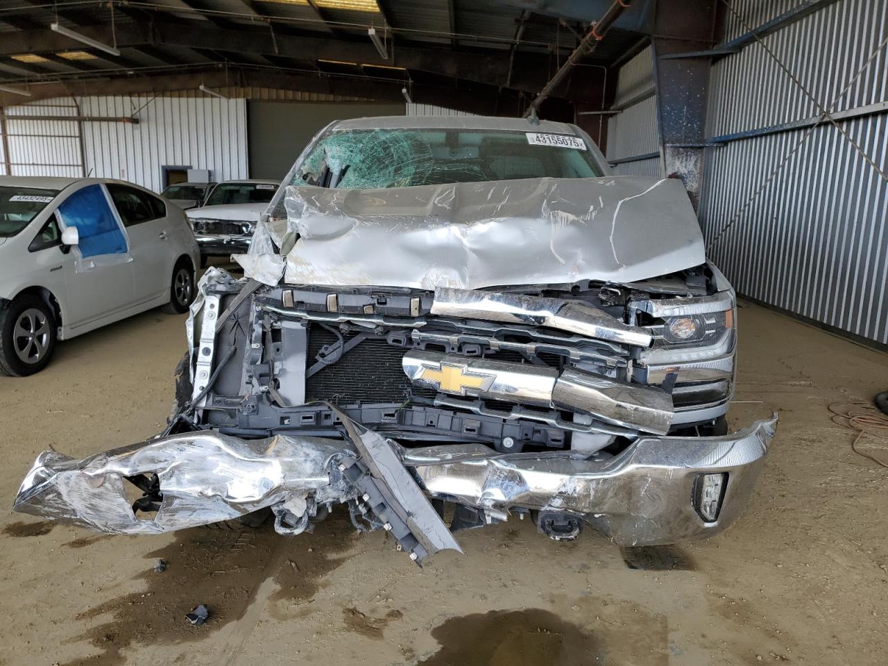 2016 Chevrolet Silverado - Image 5