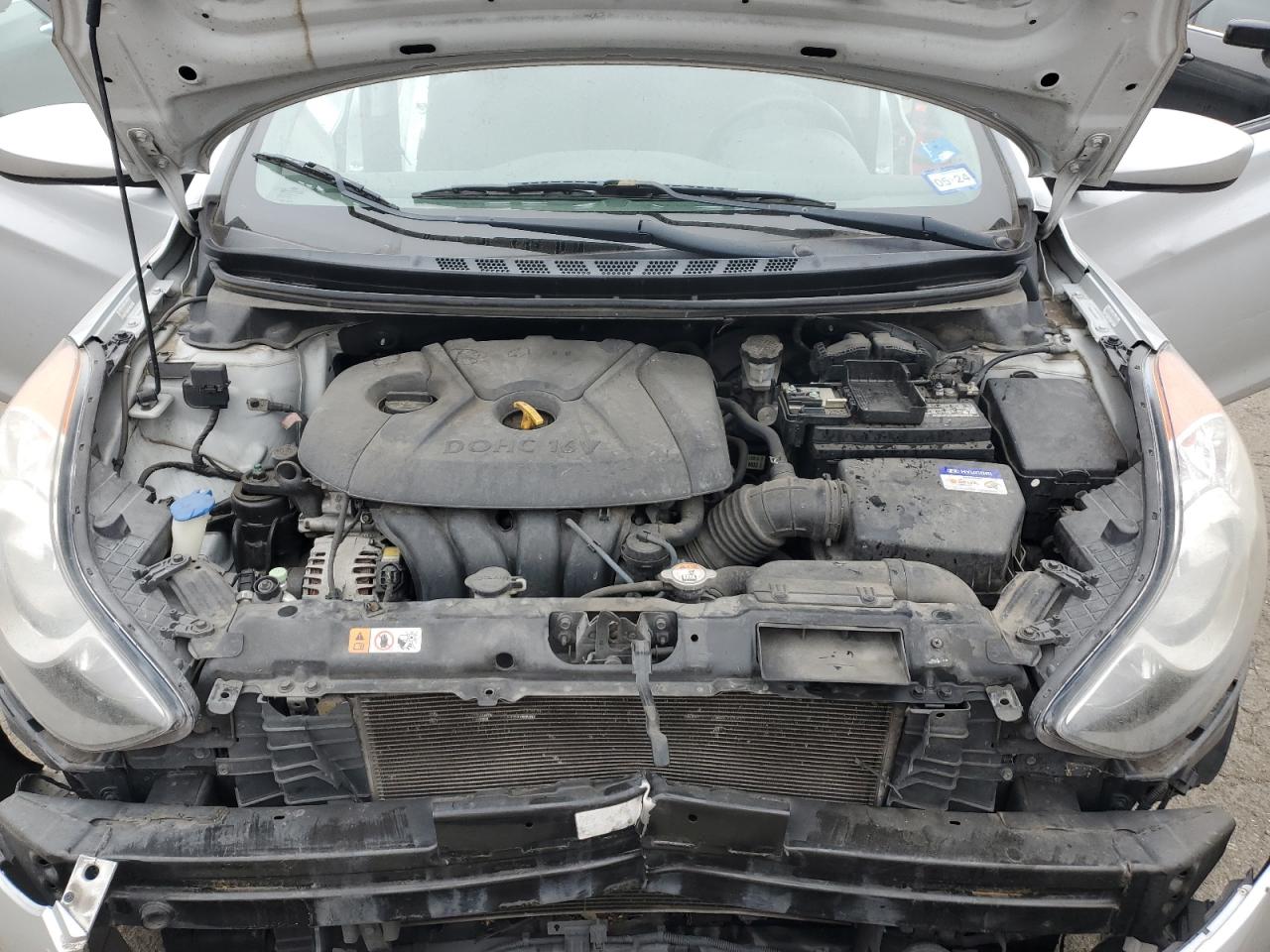 2013 Hyundai Elantra - Image 11