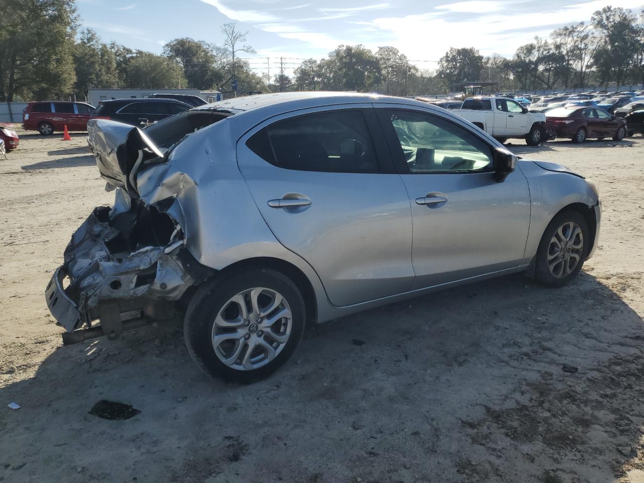 3MYDLBYV1JY300840 TOYOTA YARIS 2018