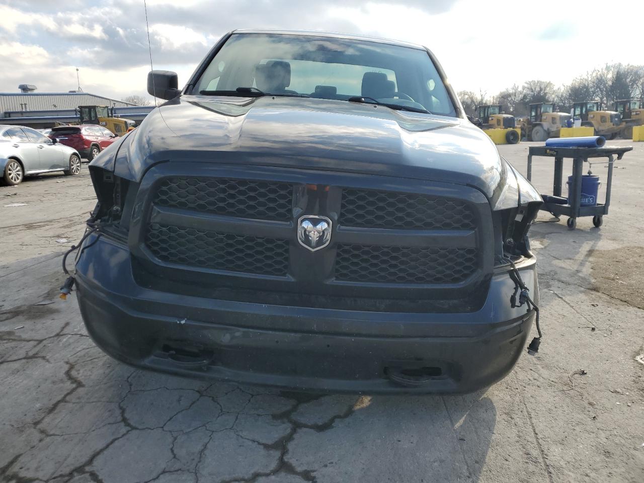 2016 RAM 1500 - Image 5