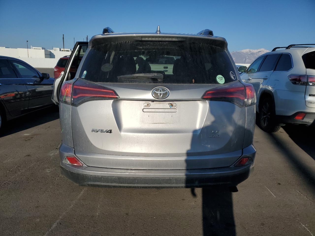 2017 Toyota RAV 4 - Image 6