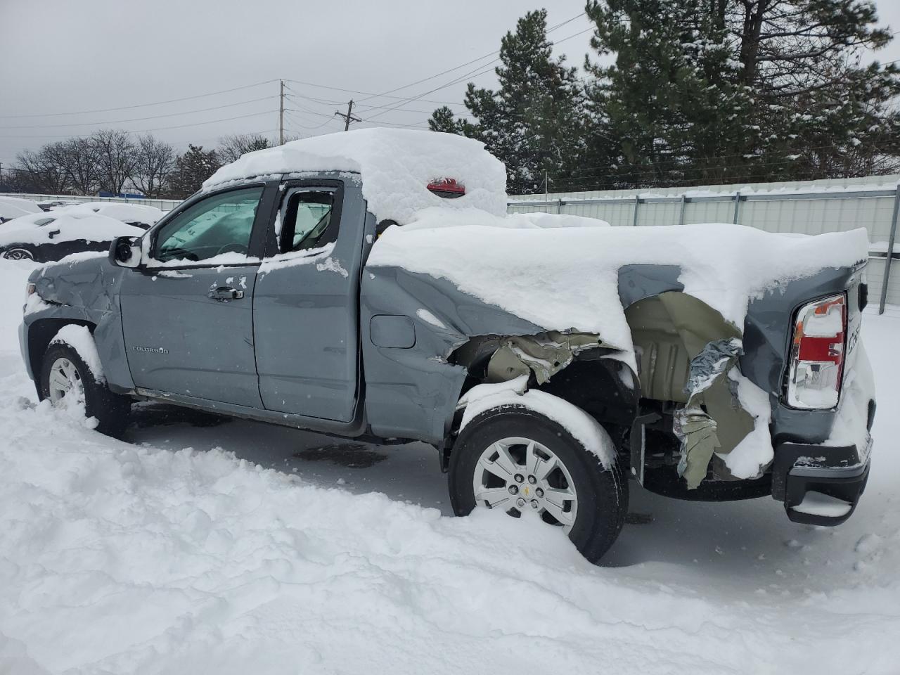 VIN 1GCHSCEA4N1156656 2022 CHEVROLET COLORADO no.2