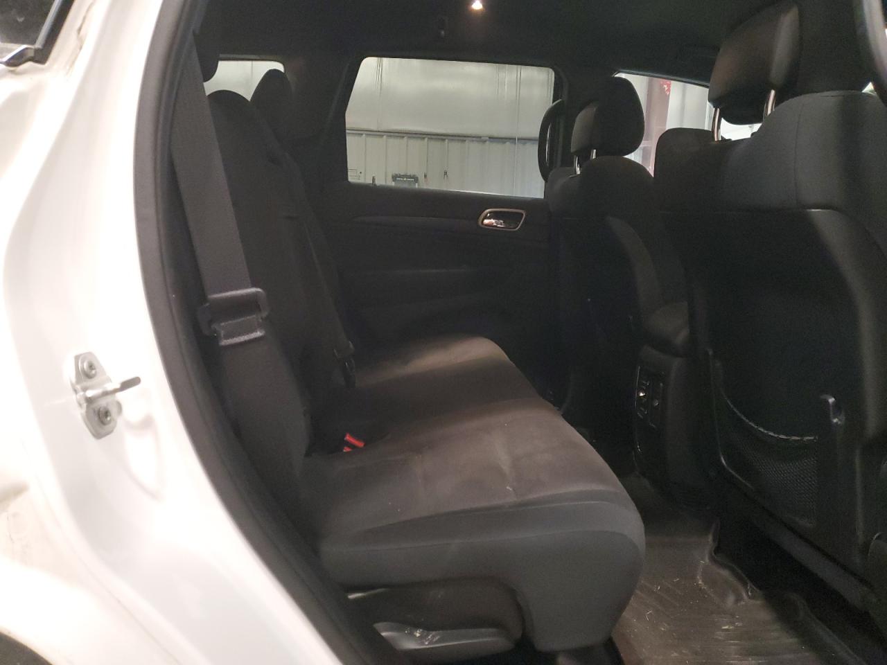 2016 Jeep Grand Cherokee - Image 11