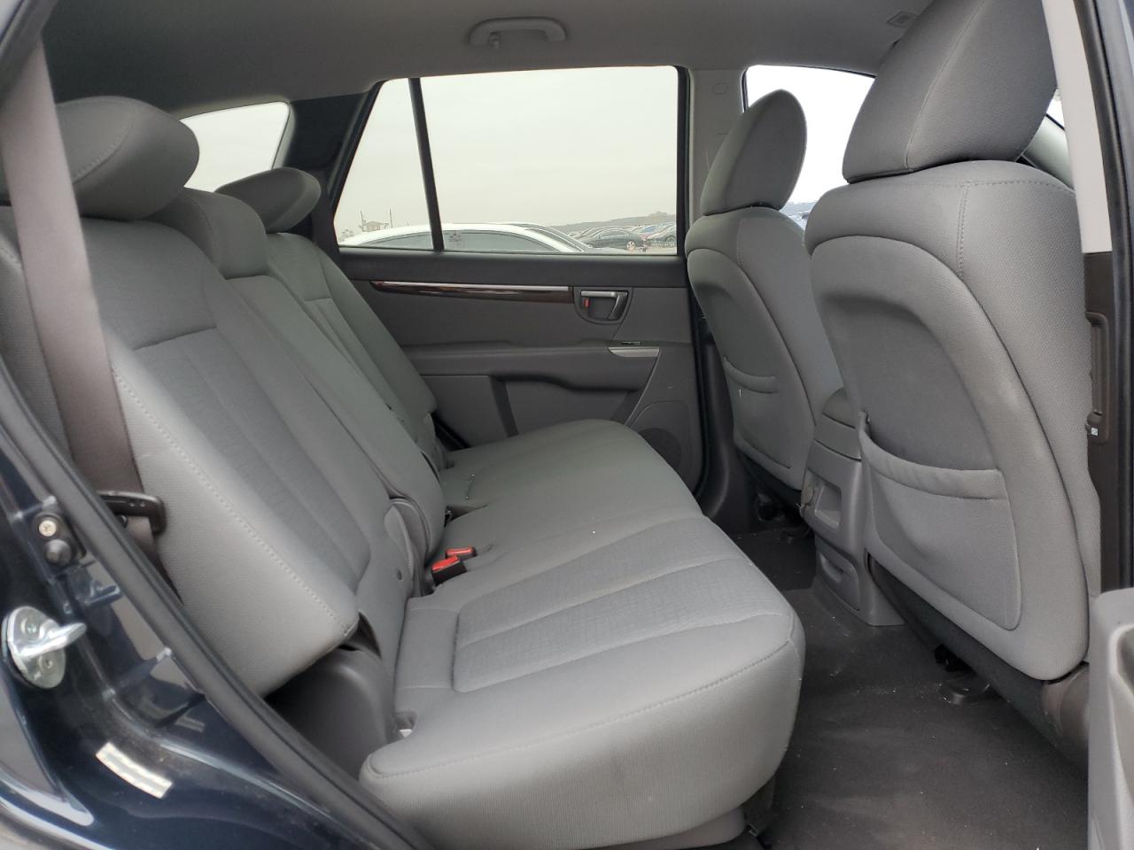 2010 Hyundai Santa Fe - Image 10