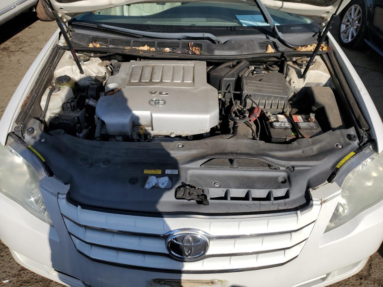 2006 Toyota Avalon - Image 11