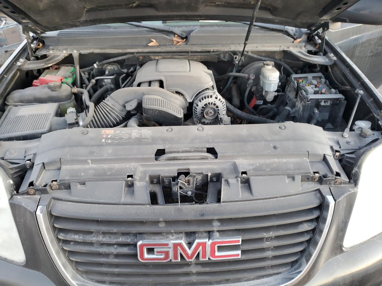 2011 GMC Yukon - Image 12