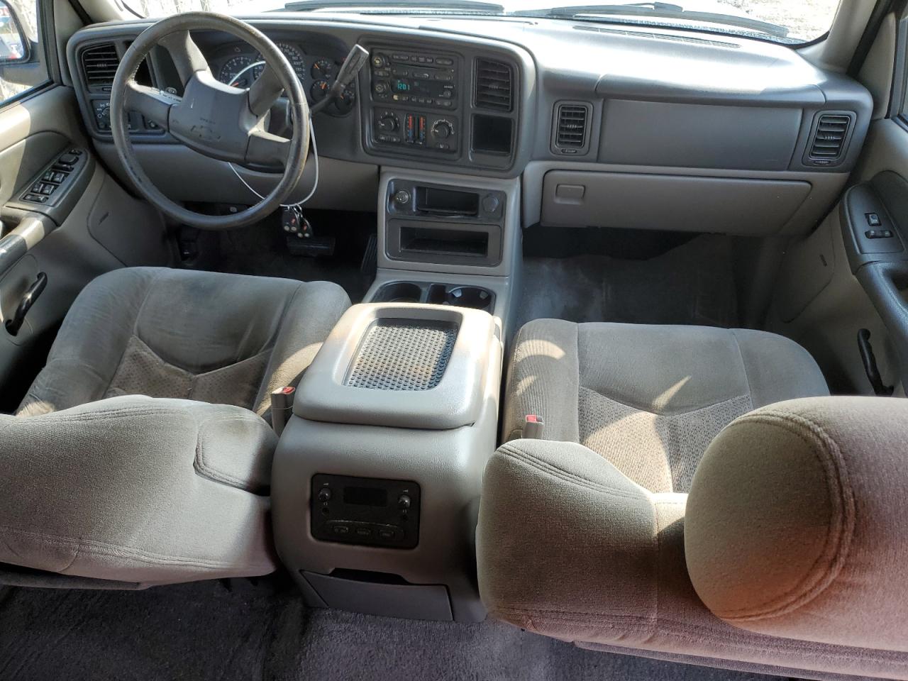 2003 Chevrolet Tahoe - Image 8