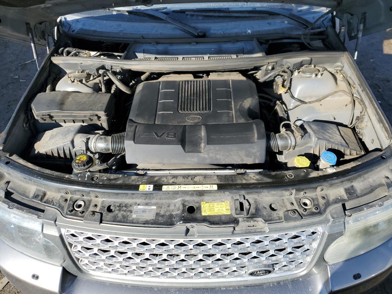 2010 Land Rover Range Rover - Image 12