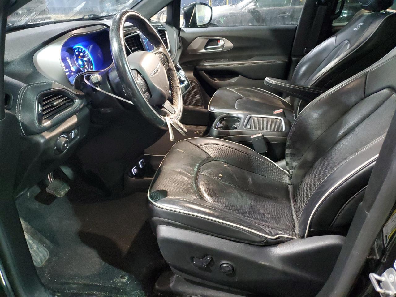 2019 Chrysler Pacifica - Image 7