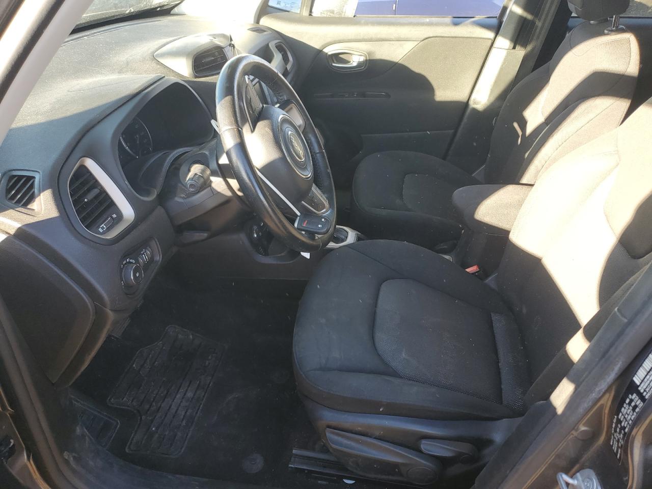 2017 Jeep Renegade - Image 7