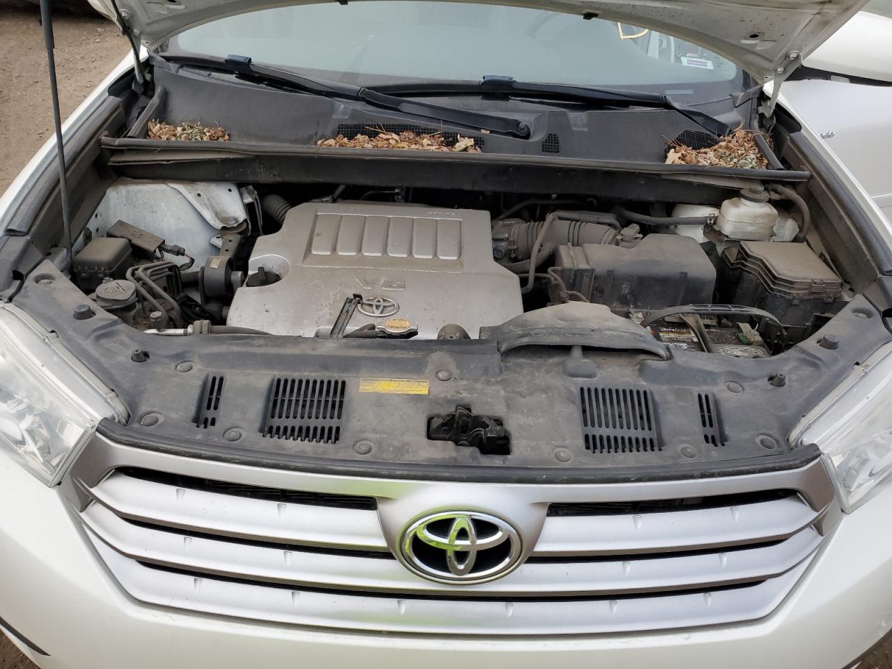2013 Toyota Highlander - Image 12