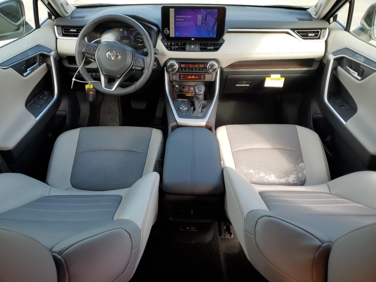 2023 Toyota RAV 4 - Image 8