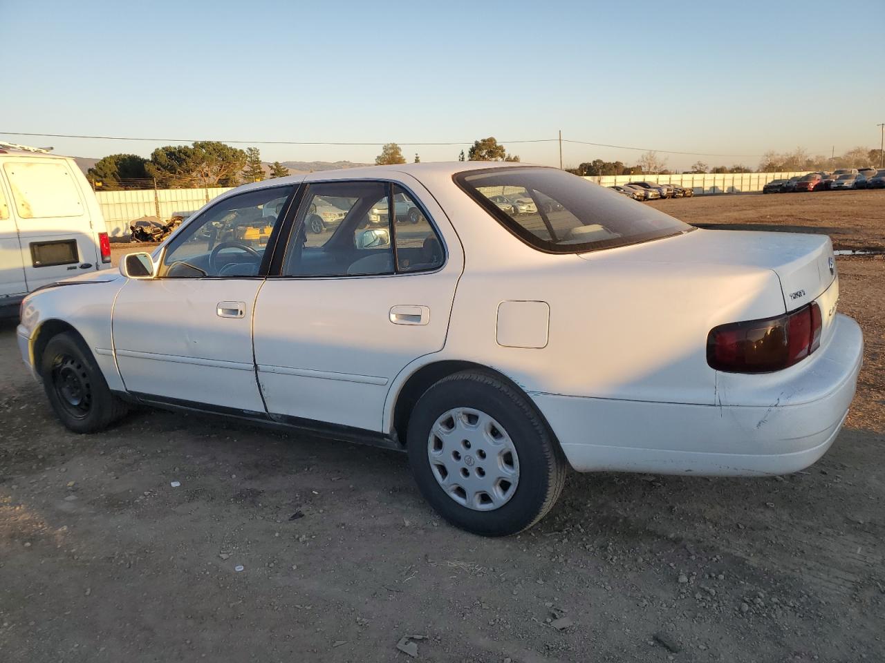 1996 Toyota Camry - Image 2