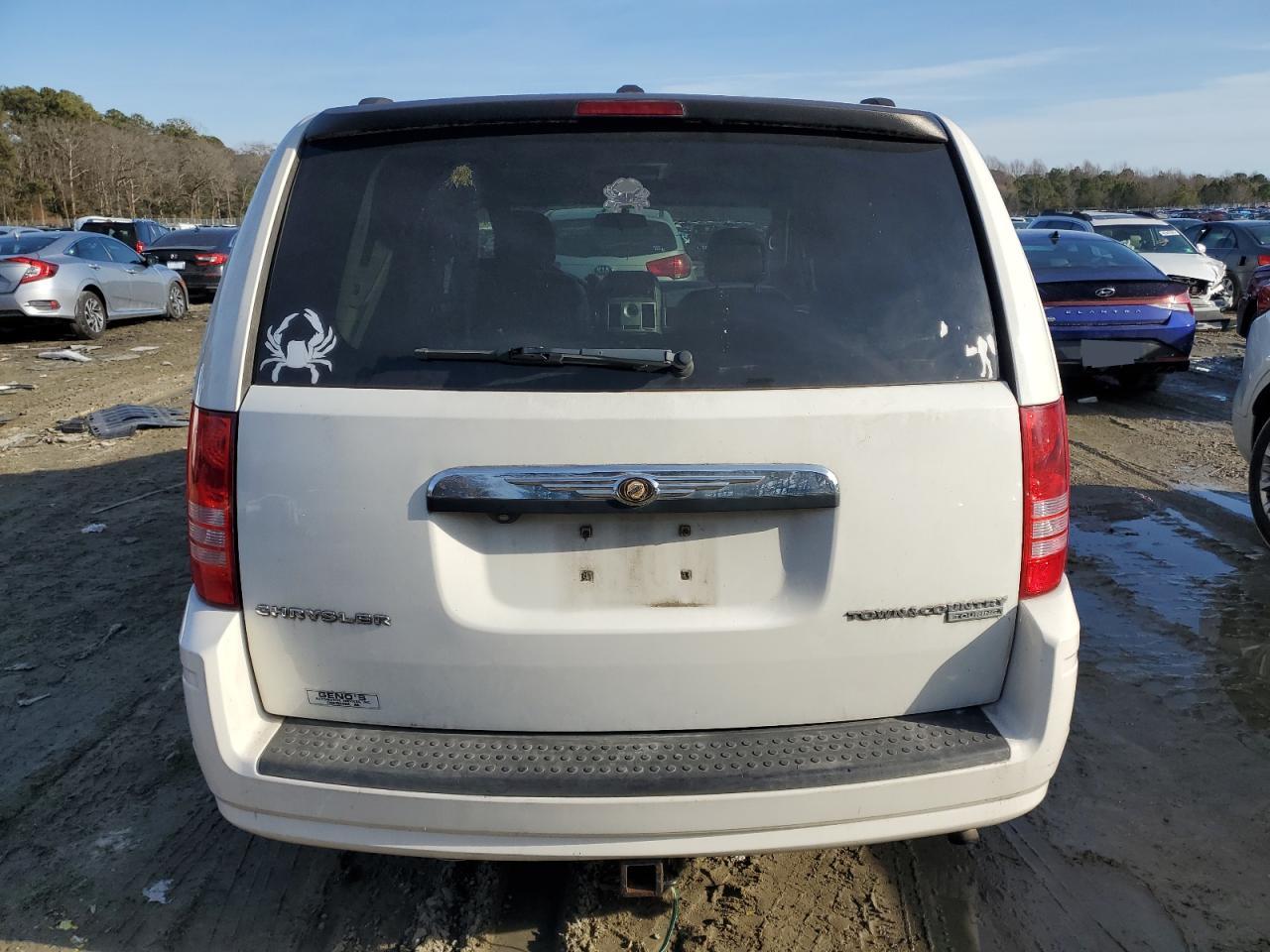 2010 Chrysler Town & Country - Image 6