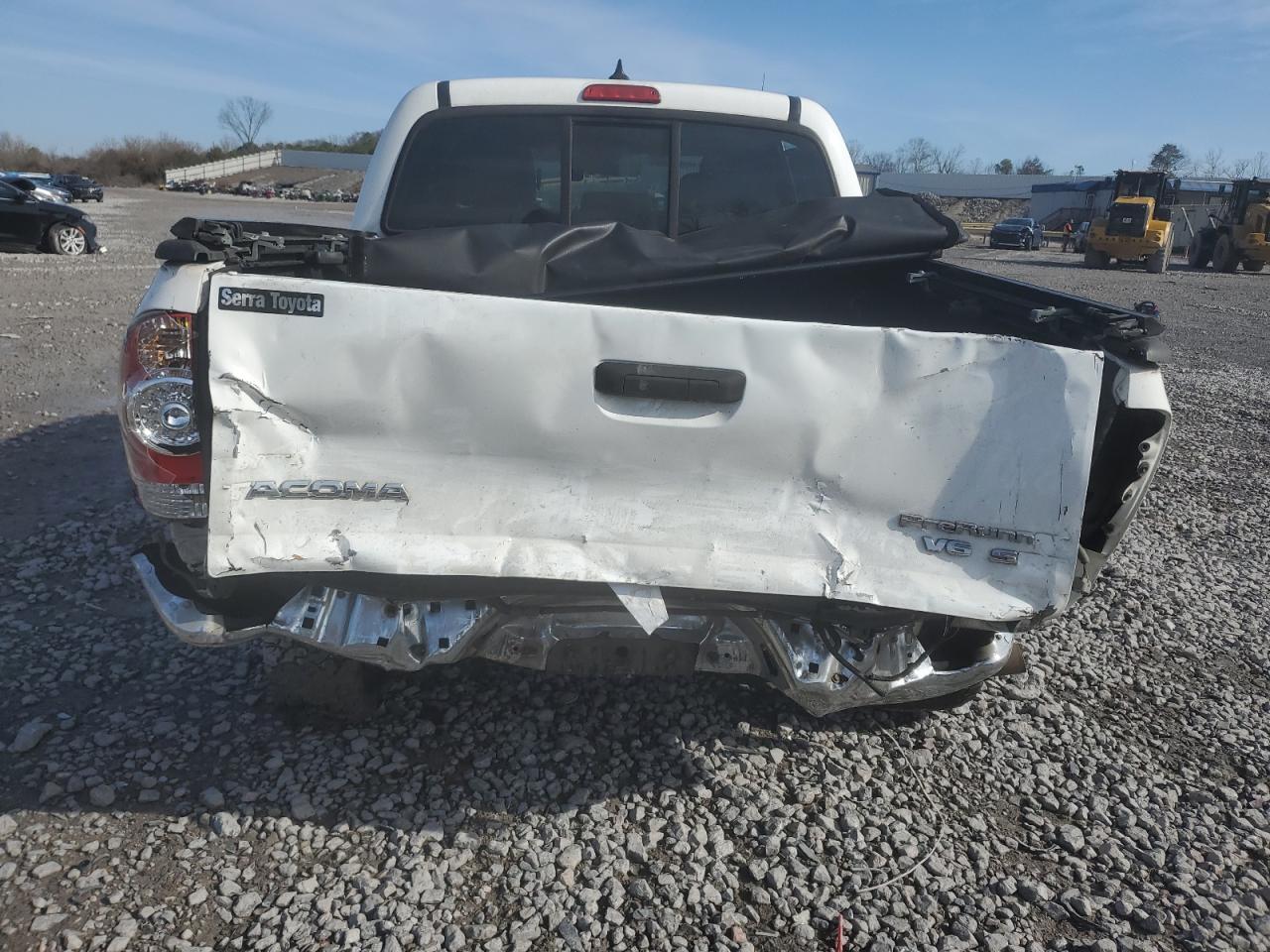 2015 Toyota Tacoma - Image 6