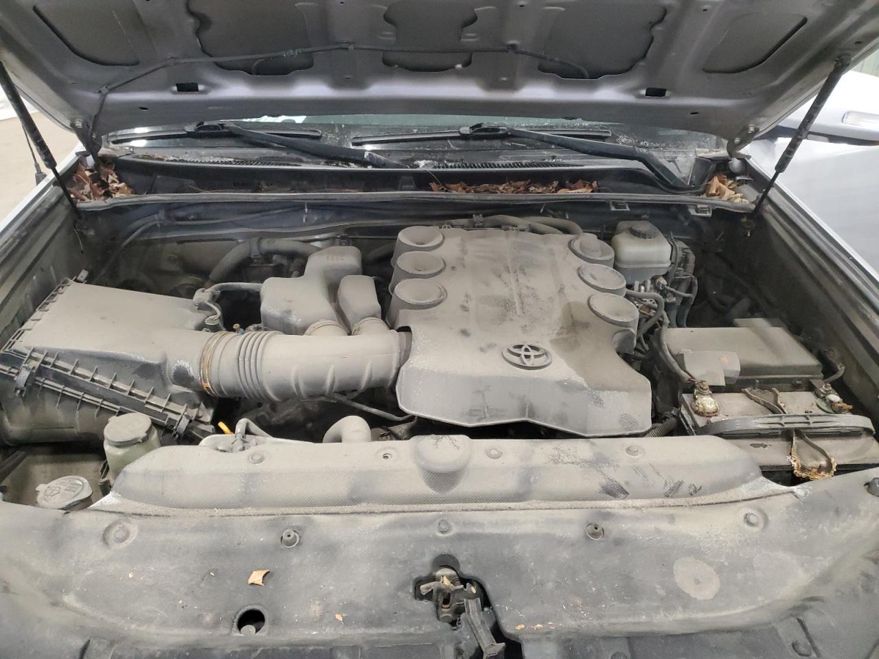 2010 Toyota 4Runner - Image 12