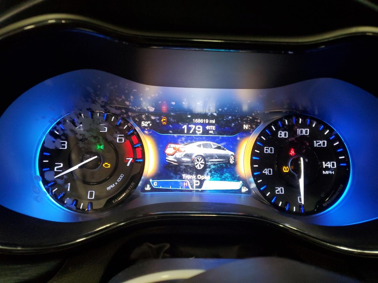 2015 Chrysler 200 - Image 9