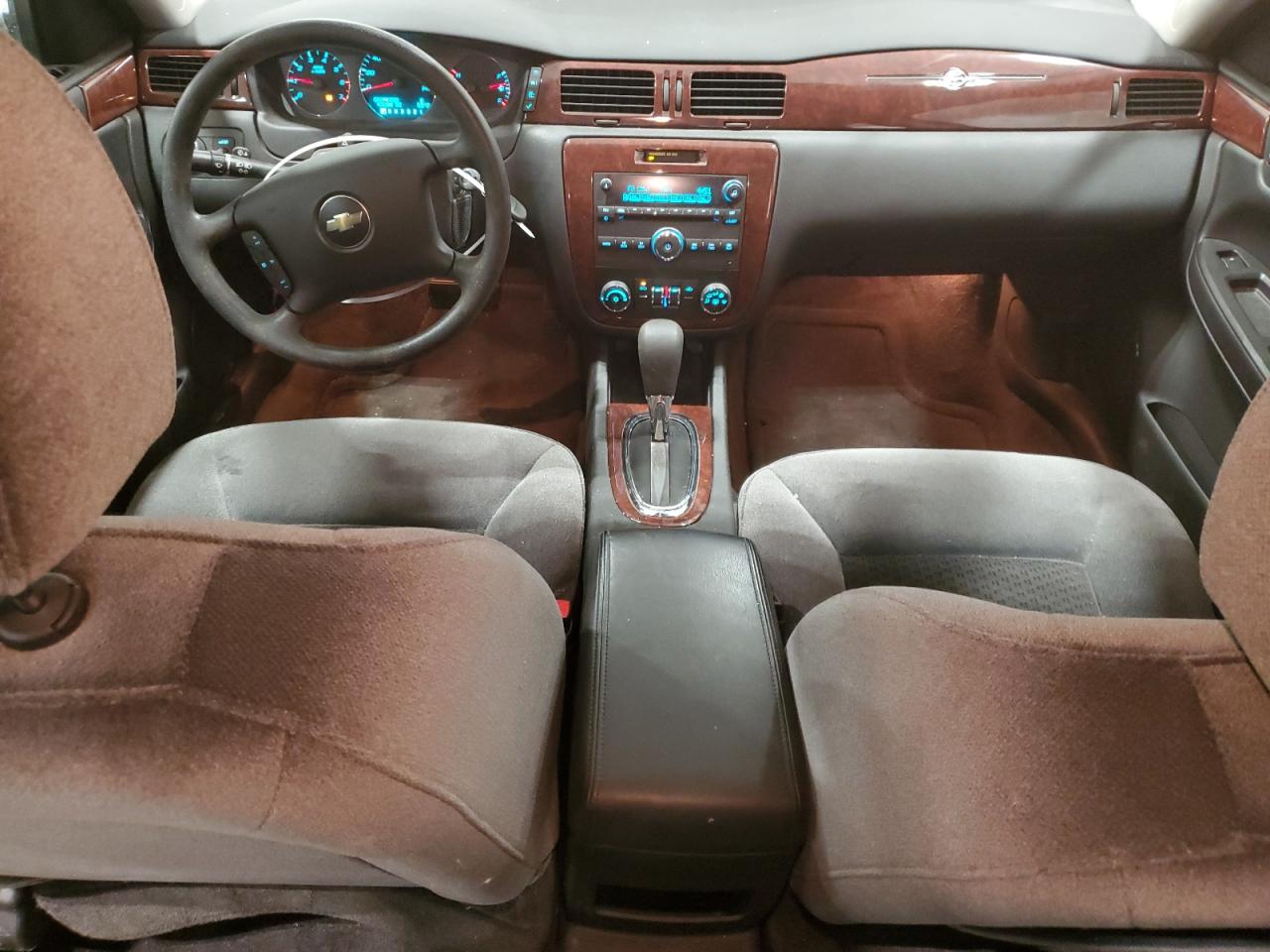 2009 Chevrolet Impala - Image 8