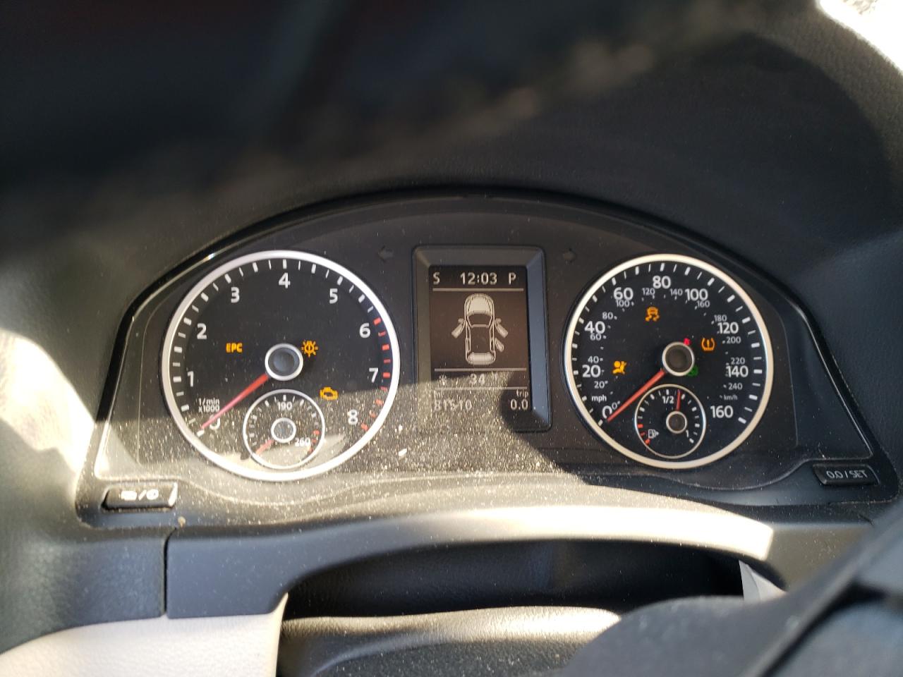 2015 Volkswagen Tiguan - Image 9