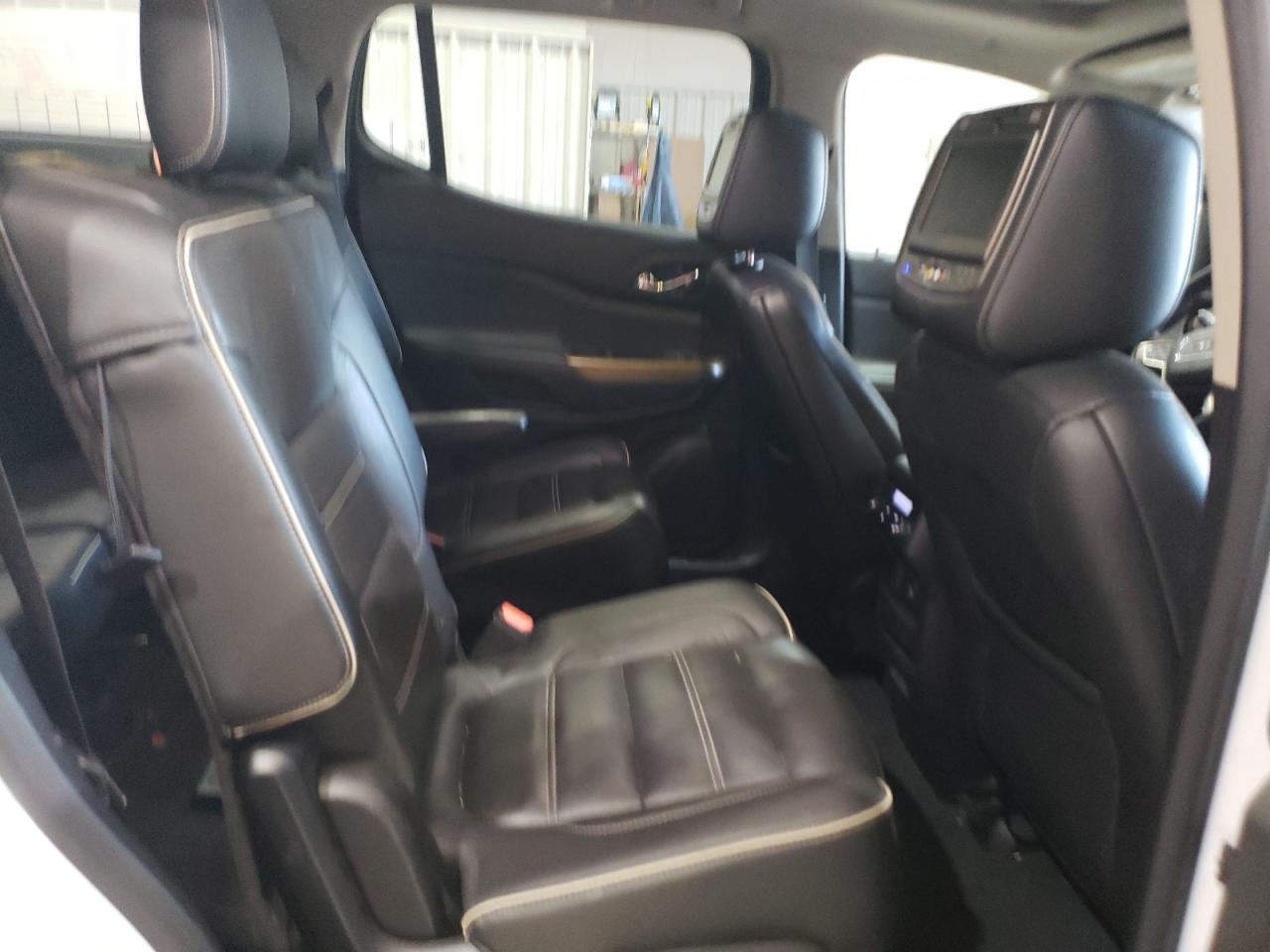 2017 GMC Acadia - Image 11
