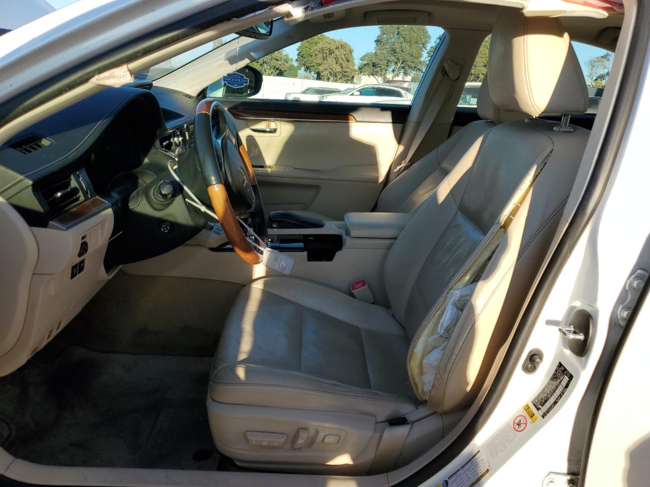 2015 Lexus ES - Image 7