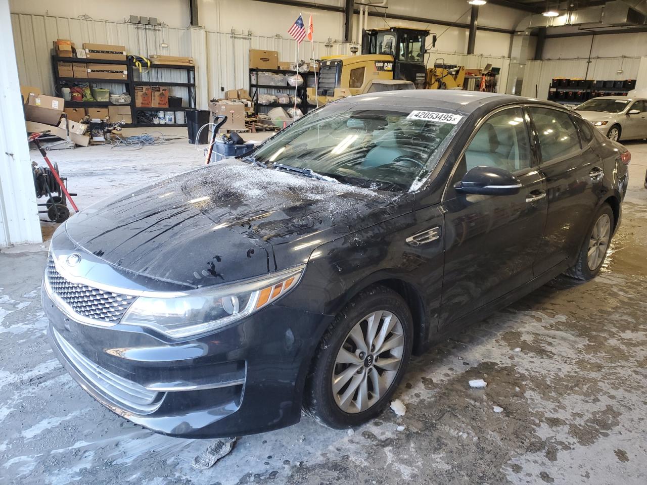 VIN 5XXGU4L3XHG143175 2017 KIA OPTIMA no.1